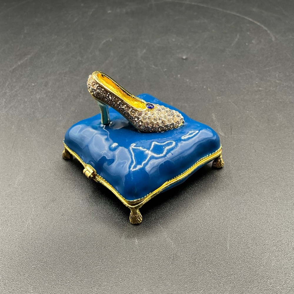 Disney Cinderella Shoe On Blue Cushion Pillow Trinket Box